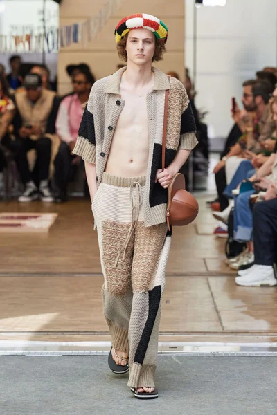 Look 35